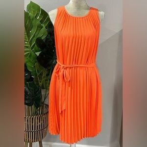 Banana Republic Mandarin Tangerine Orange Pleated Dress a pockets and Keyhole